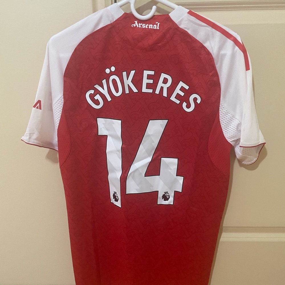 Gyokeres Arsenal Adidas Red and White Arsenal Jersey Size L